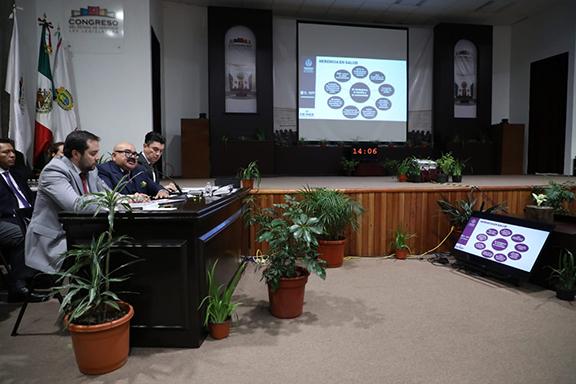 Durante gobierno de Yunes ambulancias se usaban para ir de compras