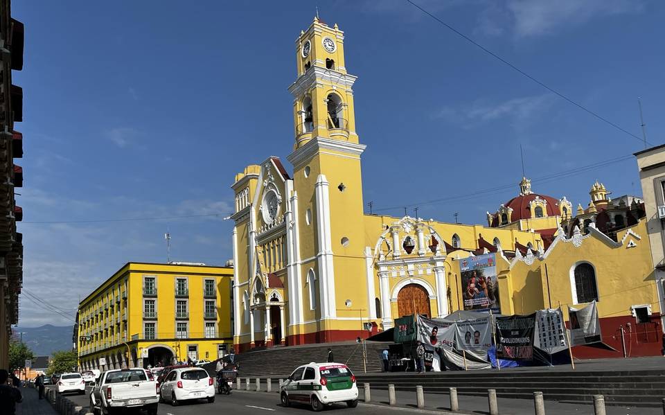 Taller mecánico en Xalapa escenario de hallazgo de un cadáver: autoridades investigan