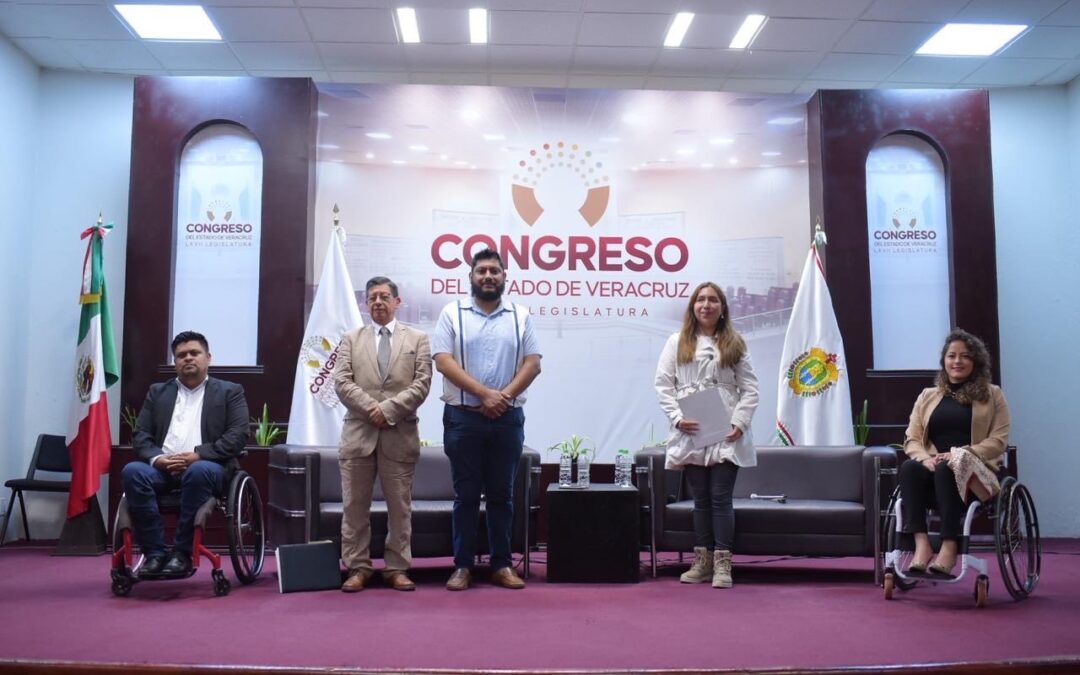 Participa diputado en foro Función pública y discapacidad