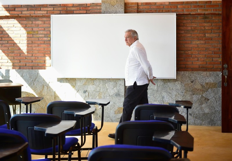 Presidente inaugura escuela pública de Medicina en Guerrero; suman 140 Universidades del Bienestar en el país