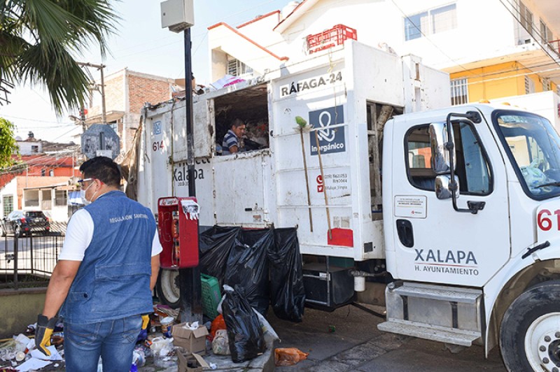 Suspensión parcial del servicio de recolección de residuos en Xalapa