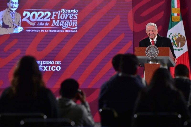 Presidente promueve diálogo entre autoridades federales y normalistas de Ayotzinapa