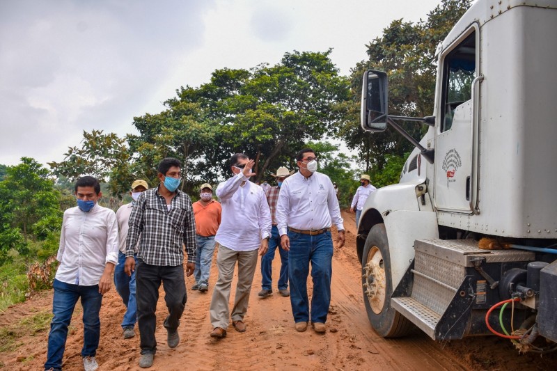 Rehabilitarán en zona rural 100 kilómetros de caminos interparcelarios.