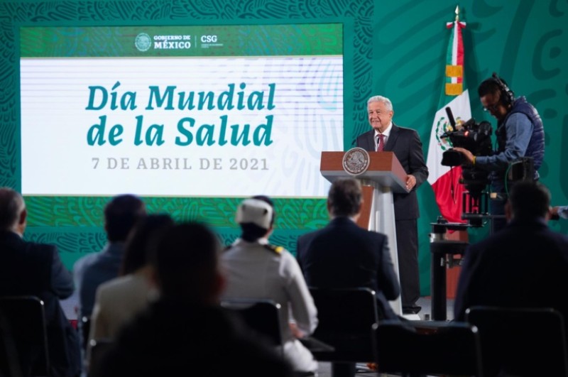 Presidente reconoce a las y los médicos y enfermeros en el Día Mundial de la Salud