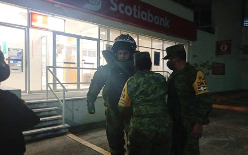 Ejército mexicano atiende supuesta amenaza de bomba en sucursal bancaria de Tuxpan