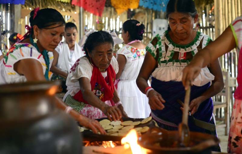 Pese a apoyos sociales, indígenas no salen de la pobreza