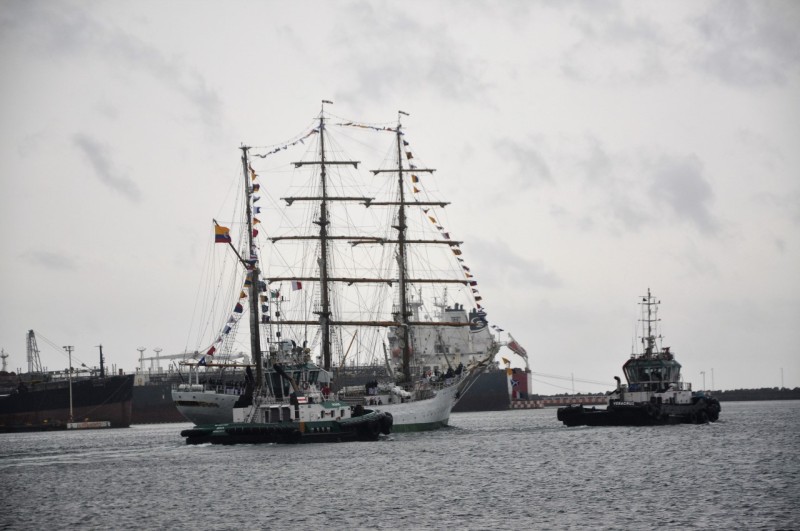 Zarpa del puerto de Veracruz el Buque Escuela ARC “Gloria” de la Armada de Colombia