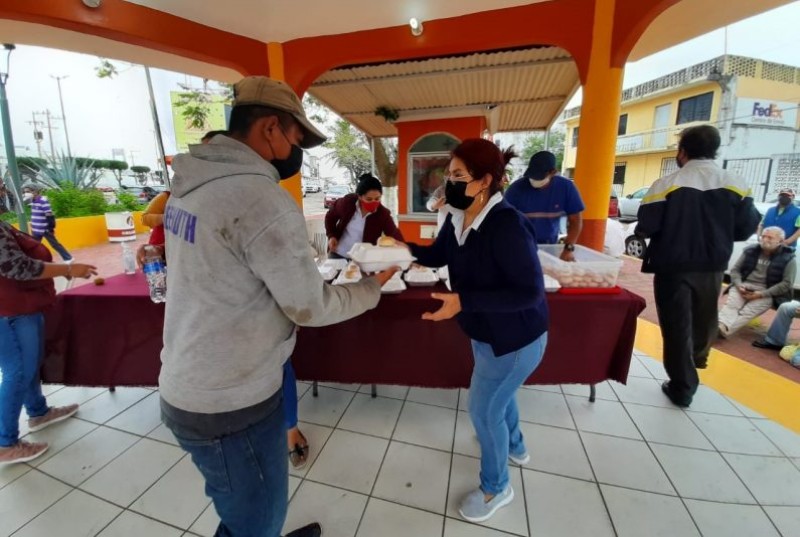 Comedor Comunitario se instaló en Plaza Santa Cecilia