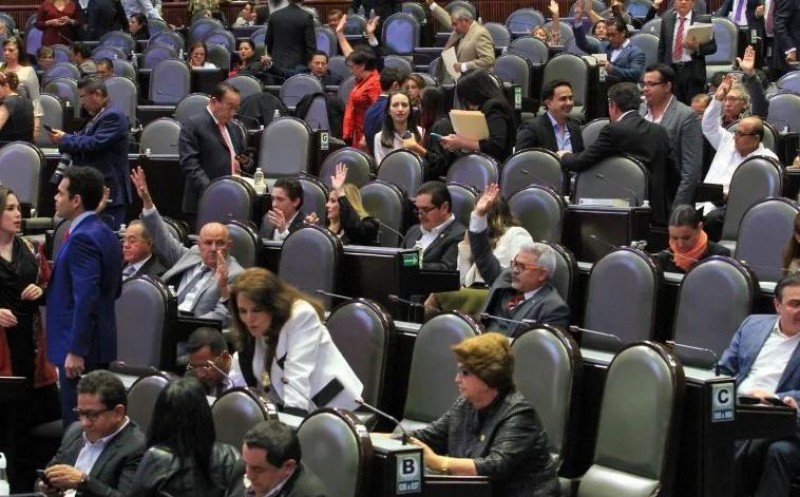 Diputados avalan hasta siete años de prisión por violencia familiar