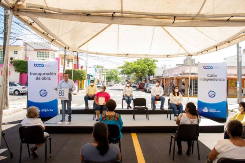 Inaugura alcalde de Boca del Río obra de repavimentación en avenida Independencia