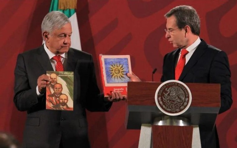 Gobierno presenta nueva generación de Libros de Texto Gratuito