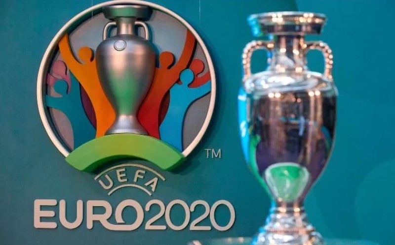 La UEFA propone jugar la Eurocopa en 2021