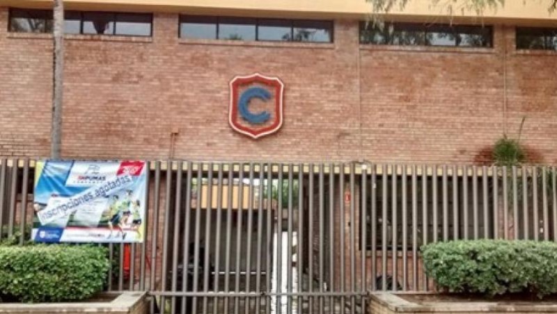 Alumno ingresa armado a escuela y dispara contra compañeros y maestra