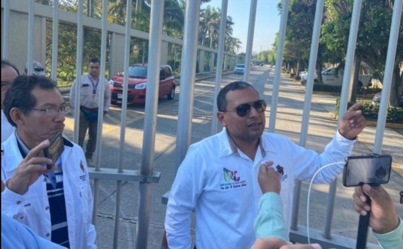 Trabajadores de Pemex protestan en Coatzacoalcos, Veracruz por despido injustificado