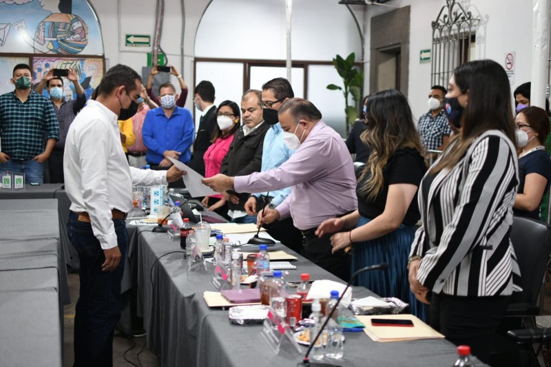 La Oficina de Representación Regional del Instituto Mexicano del Seguro Social (IMSS) en Veracruz Norte y la Sección IX del Sindicato Nacional de Trabajadores del Seguro Social (SNTSS) dieron arranque a la Estrategia Nacional para el Fortalecimiento Emocional de las y los Trabajadores del IMSS-SNTSS Fuerza IMSS, por medio del cual se ofrecerán las herramientas al personal que ha enfrentado la emergencia sanitaria por COVID-19, con el propósito de fortalecer su salud emocional.