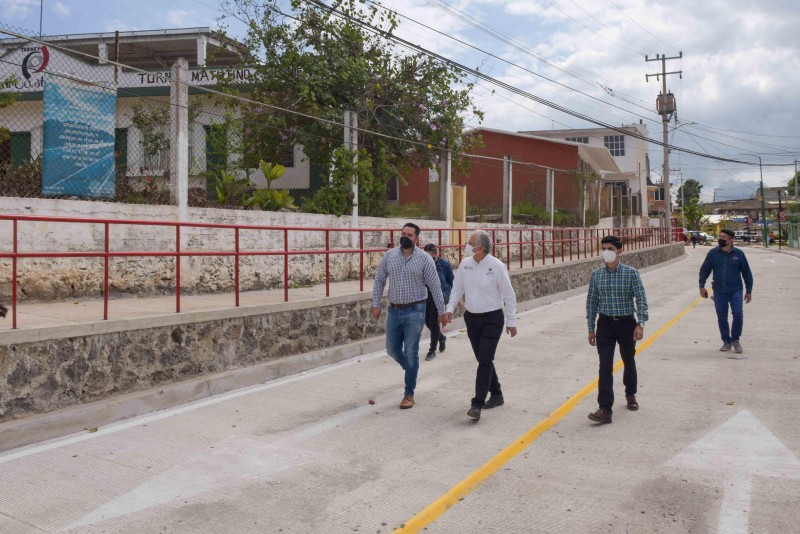 Supervisan avances de obra en El Castillo