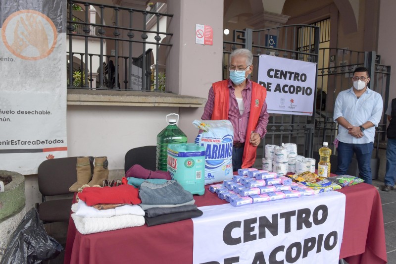 Continúa Ayuntamiento recibiendo apoyos para damnificados