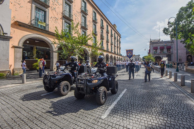 Presentan a nueva generación de policías municipales en Xalapa