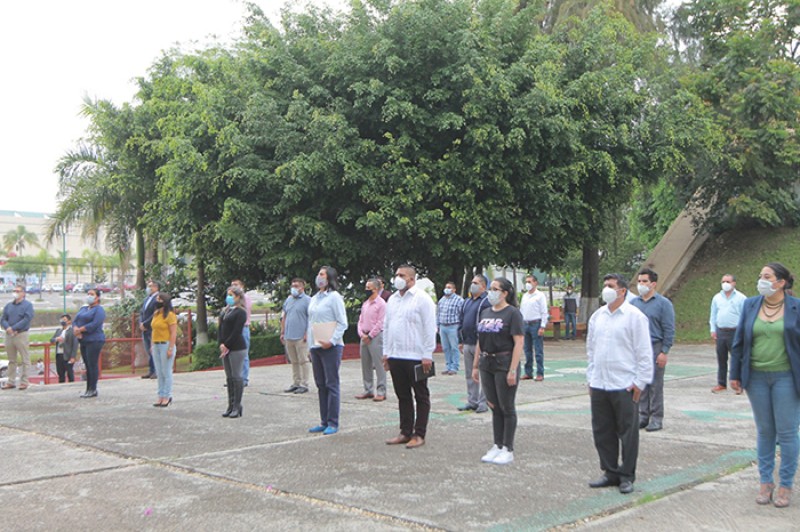 Autoridades educativas conmemoran a mexicanos fallecidos por COVID-19