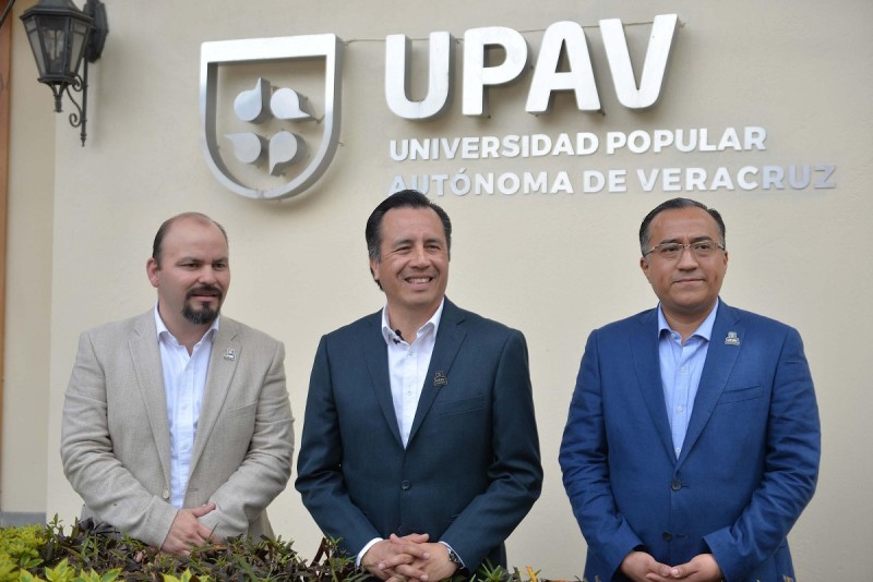 Inaugura Gobernador Cuitláhuac García la Torre 20/20 de la UPAV