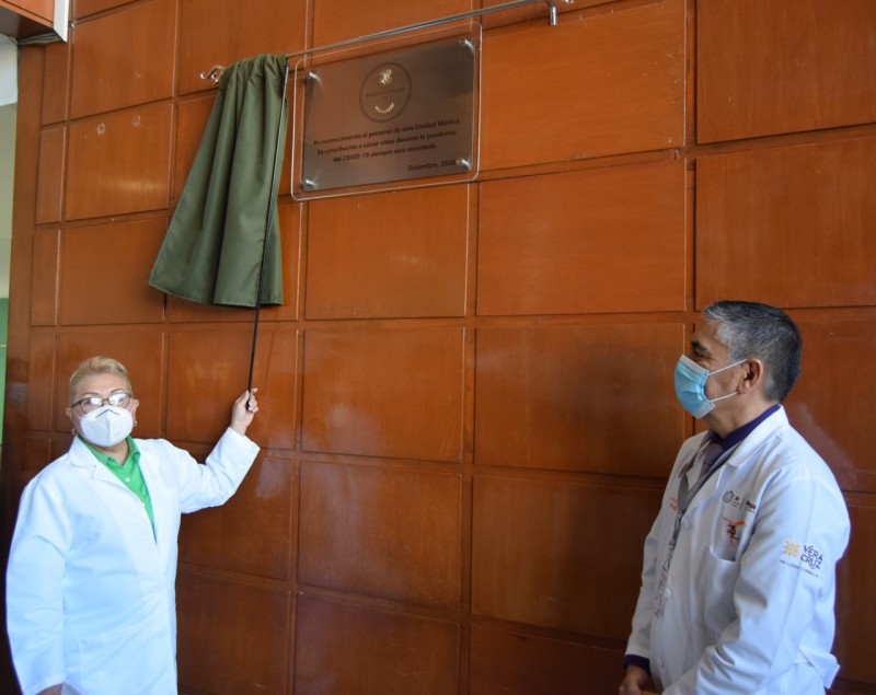 DEVELAN PLACA MIGUEL HIDALGO EN HOSPITALES GENERALES DE ZONA DEL IMSS EN XALAPA, CARDEL, VERACRUZ Y LERDO DE TEJADA