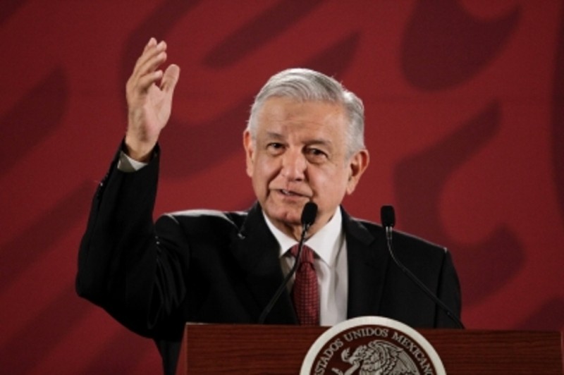 Ni descuentos ni castigos a mujeres que se sumen a paro nacional: AMLO